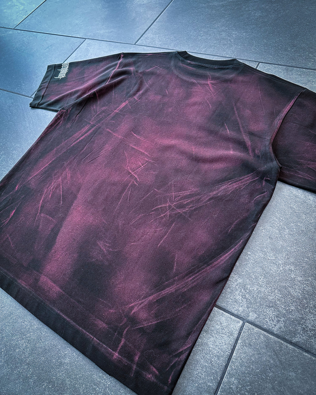 *READY TO SHIP* 1of1 Circle Tee - Handpainted SIZE L