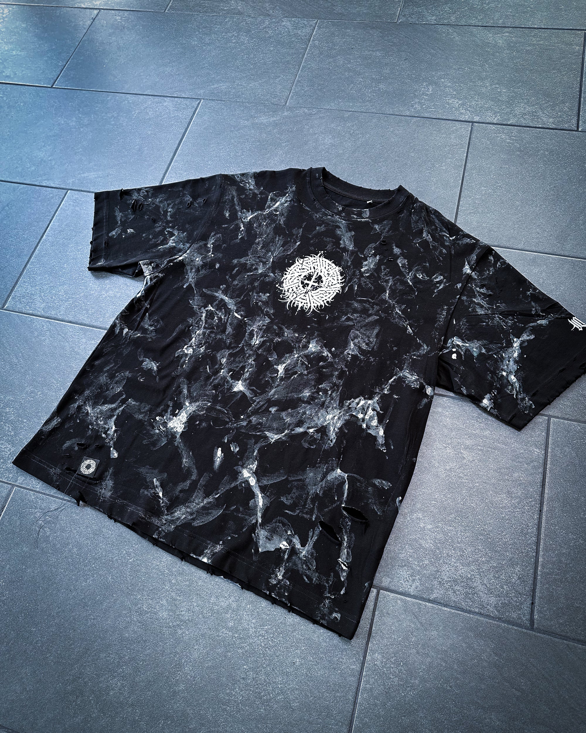 *READY TO SHIP* 1of1 Circle Tee - Handpainted SIZE XL