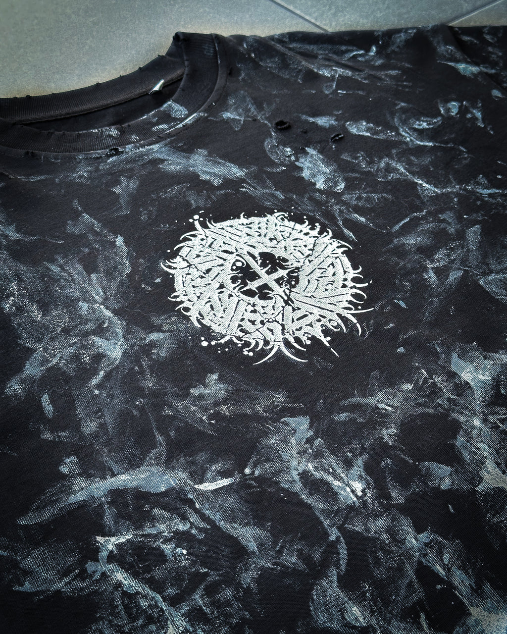 *READY TO SHIP* 1of1 Circle Tee - Handpainted SIZE XL