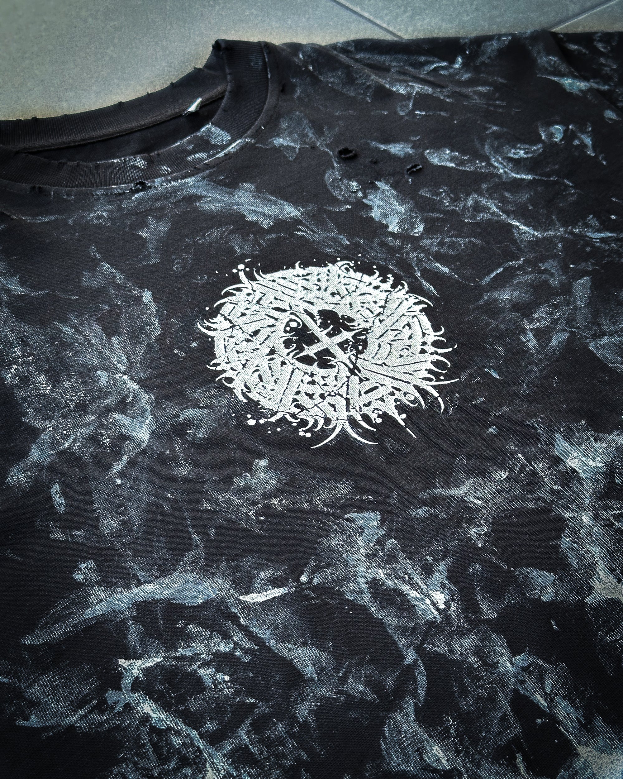 *READY TO SHIP* 1of1 Circle Tee - Handpainted SIZE XL