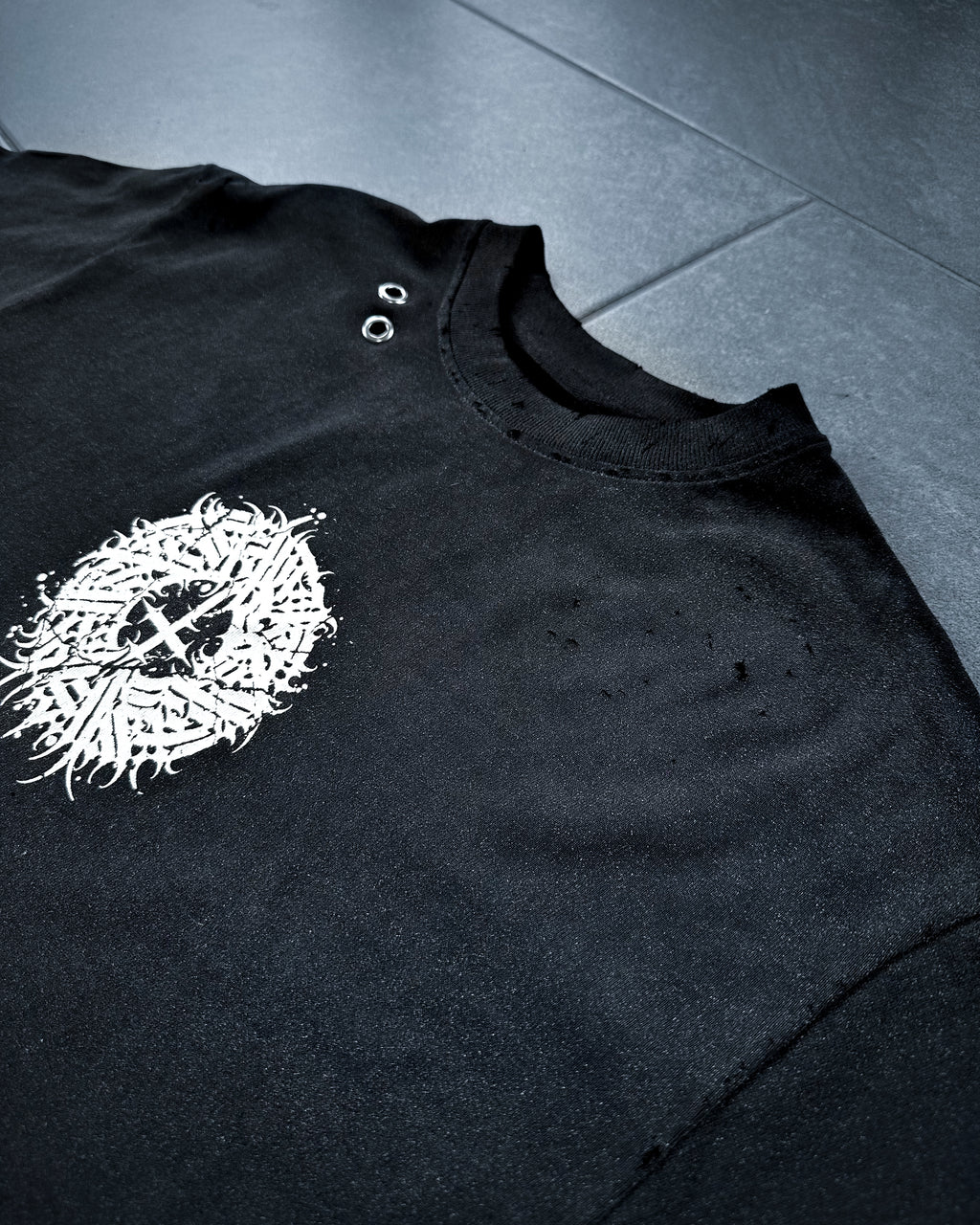*1of1* Small circle Tee - Handpainted SIZE S