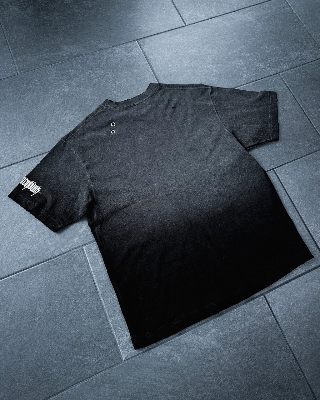 *1of1* Small circle Tee - Handpainted SIZE S